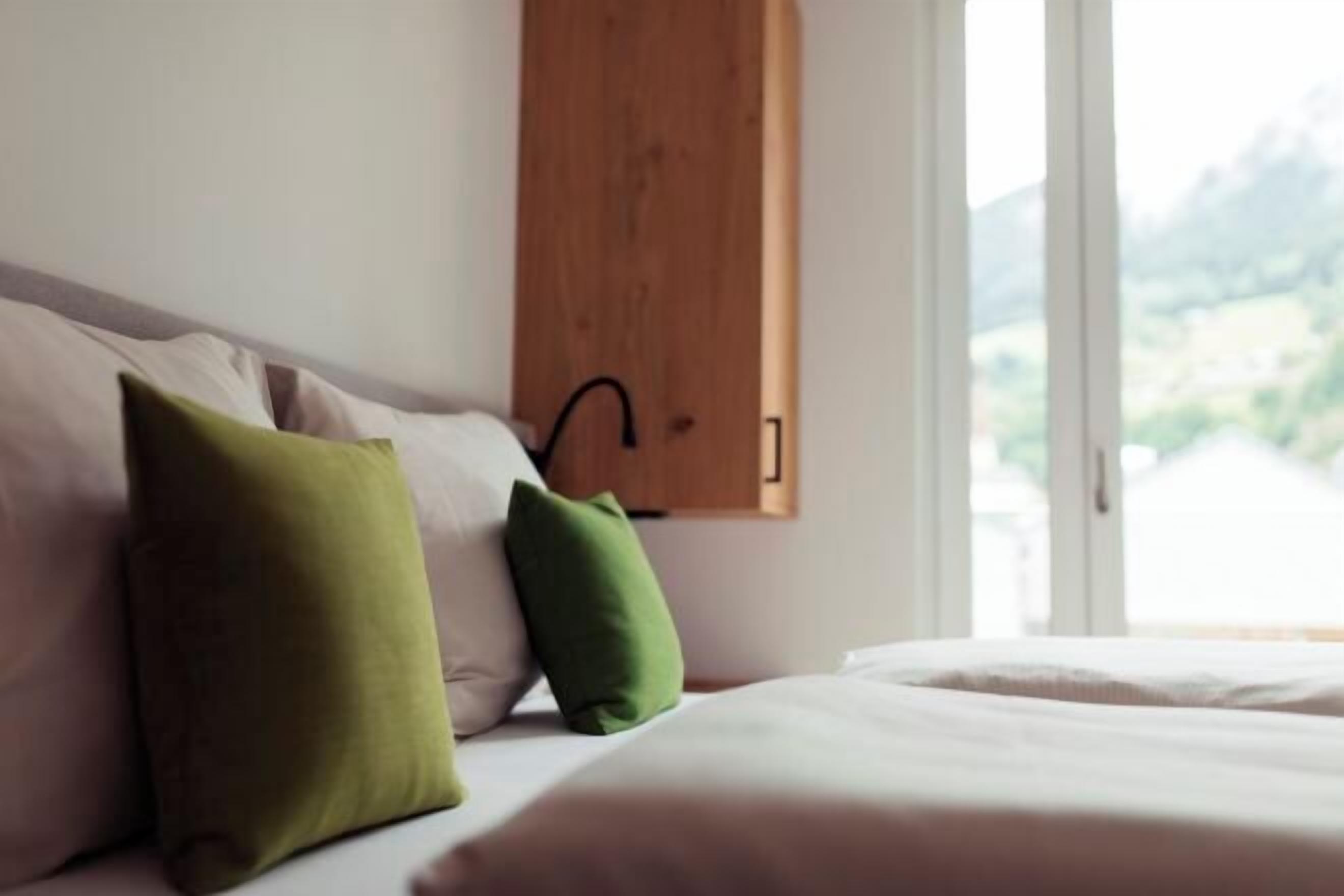 Hypo-allergenic bedding, in-room safe, laptop workspace, soundproofing