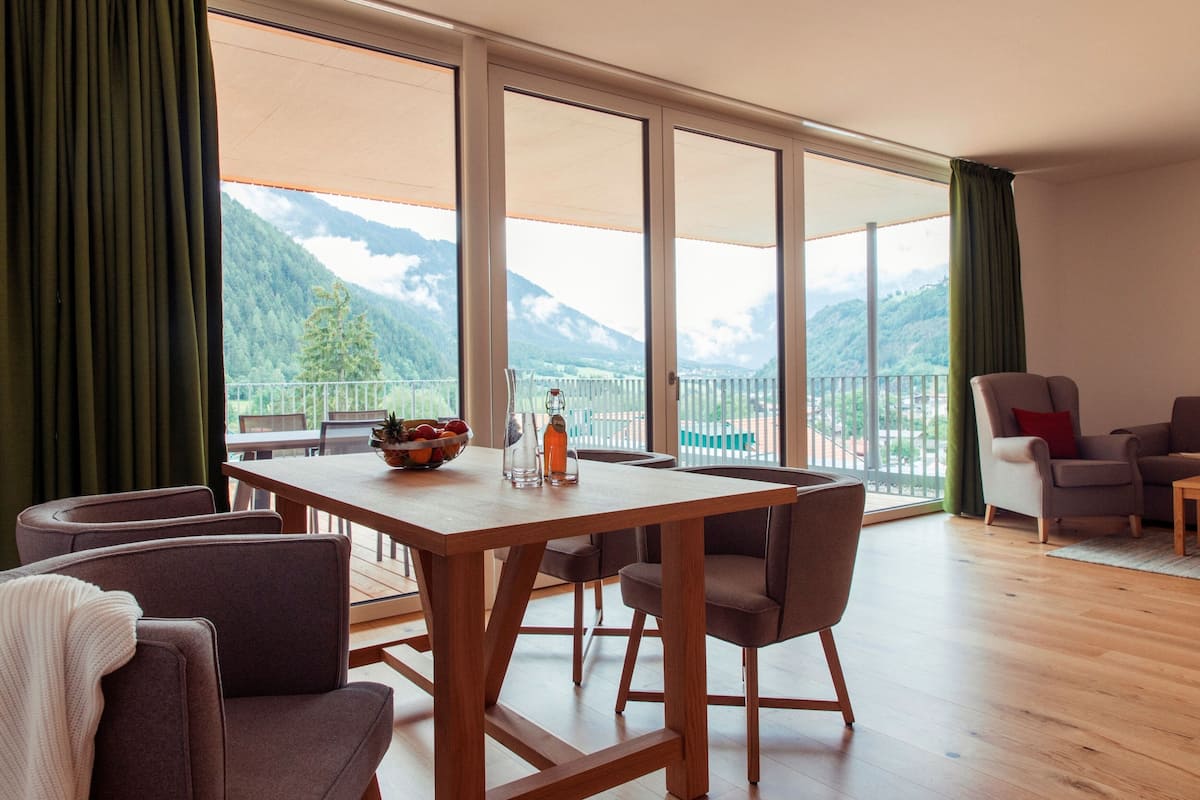 Cobertura, 2 quartos, vista para a montanha | Cozinha privada | Cafeteira/chaleira, geladeira grande, micro-ondas, fogão