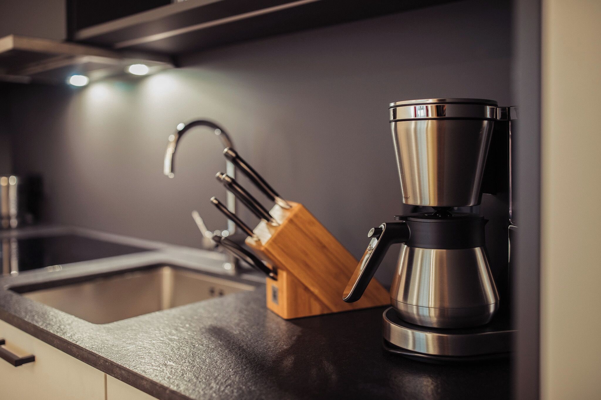 Familienapartment, 3 Schlafzimmer | Eigene Kochnische | Wasserkocher mit Kaffee-/Teezubehör, großer Kühlschrank, Mikrowelle