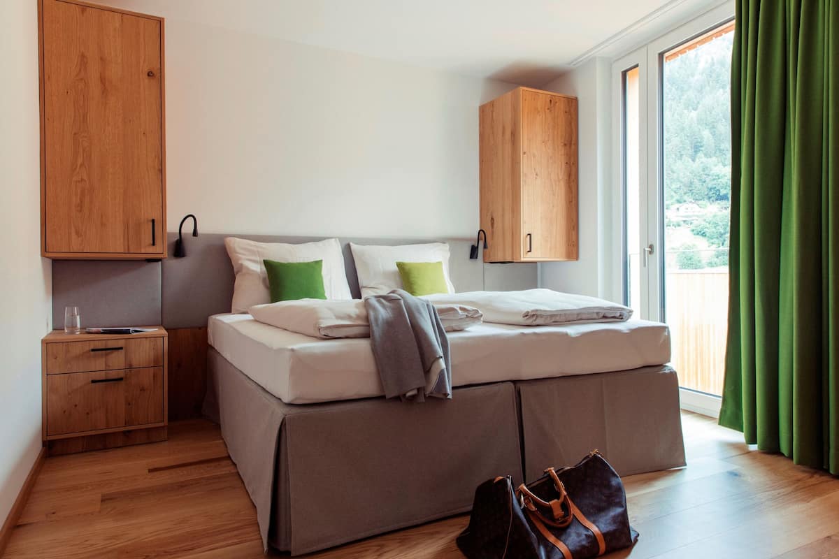 Premium Apartment (1 bedroom) with balcony or terrace | 2 bedrooms, hypo-allergenic bedding, in-room safe, laptop workspace