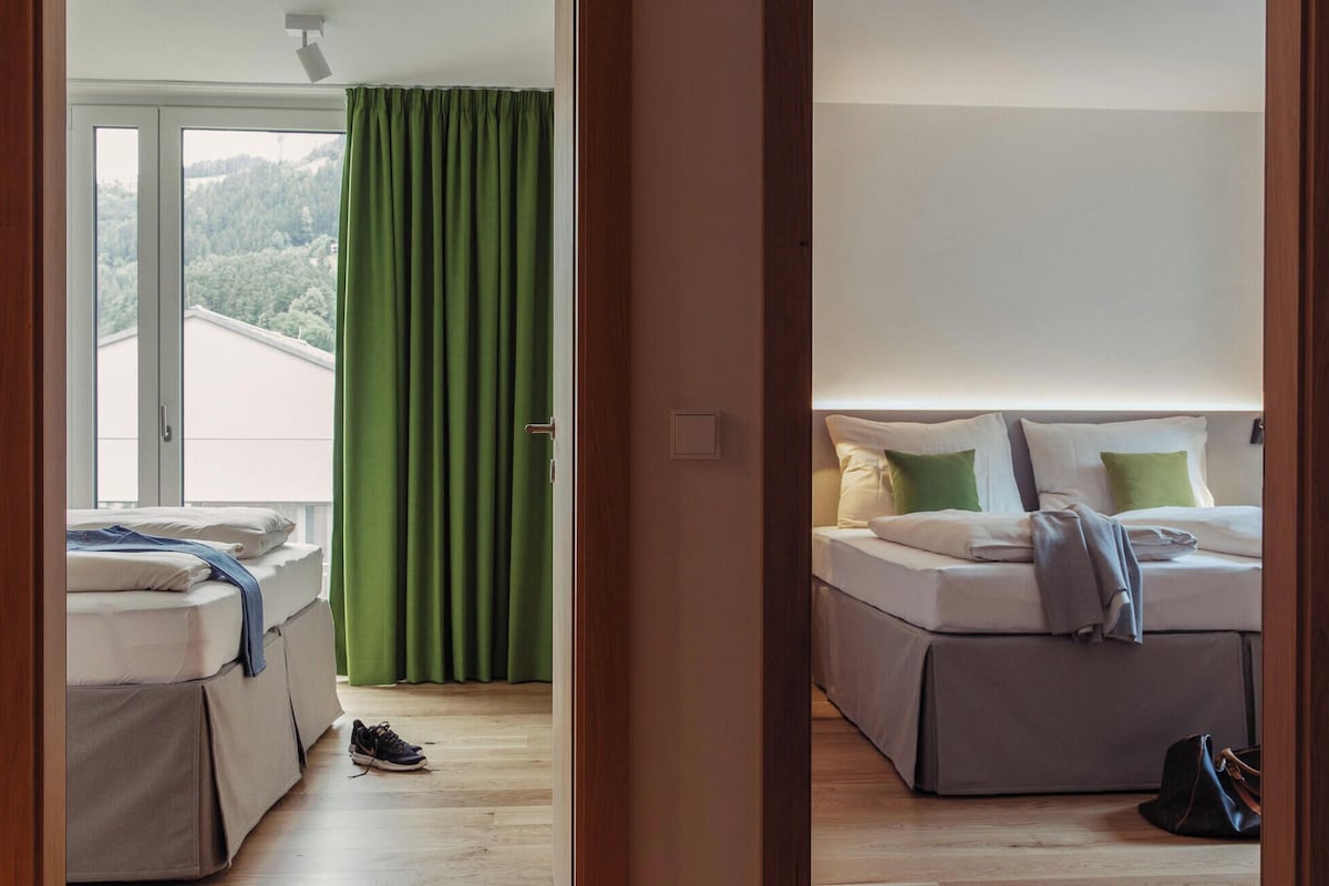 Deluxe apartment (2 bedrooms) with balcony or terrace | Hypo-allergenic bedding, in-room safe, laptop workspace, soundproofing