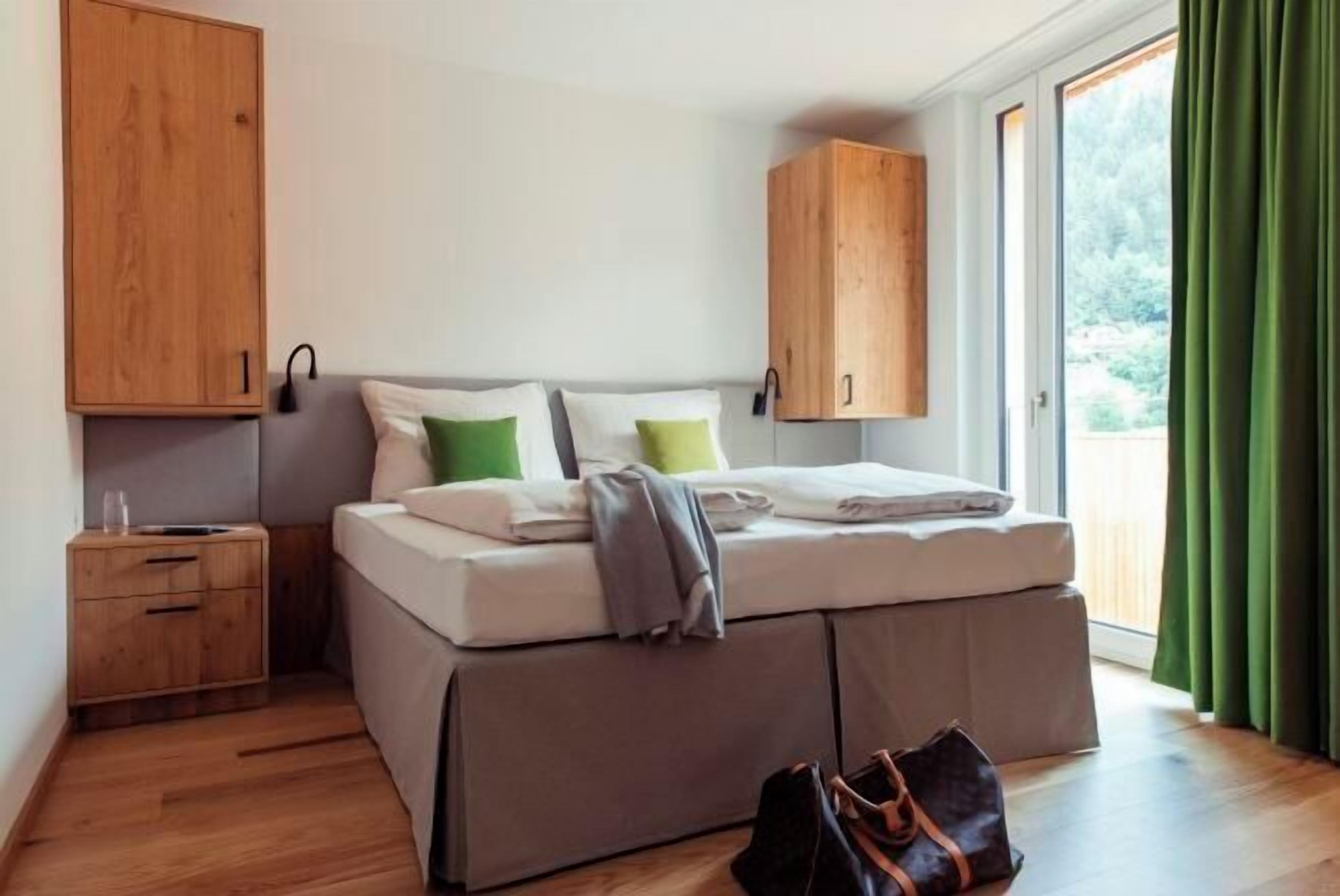 Hypo-allergenic bedding, in-room safe, laptop workspace, soundproofing