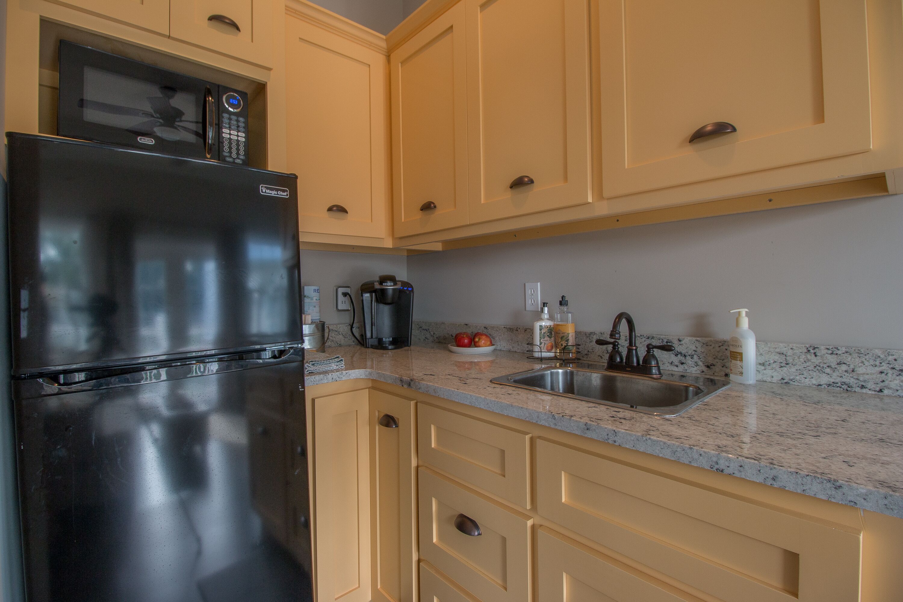 Charming Beach View Cottage