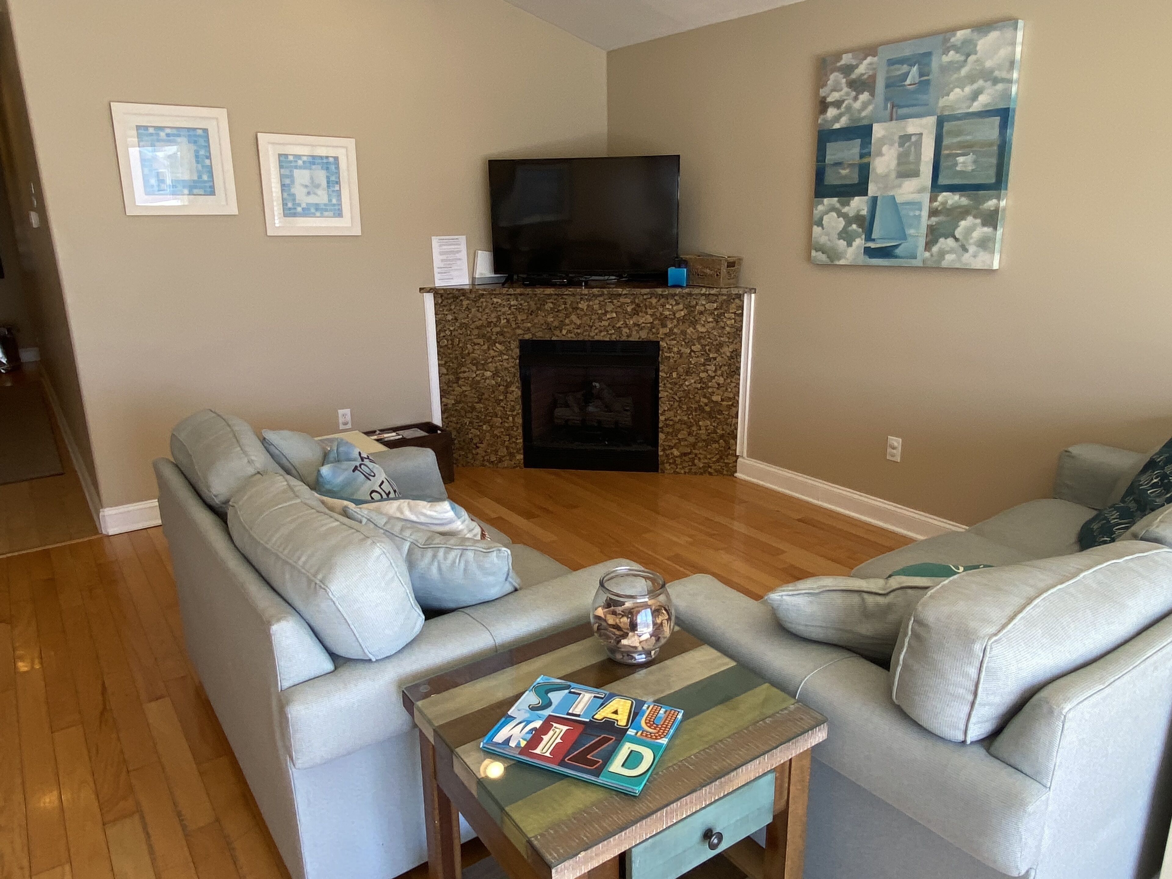 **Steps to the Beach! Amazing Views!**  Sleeps 11