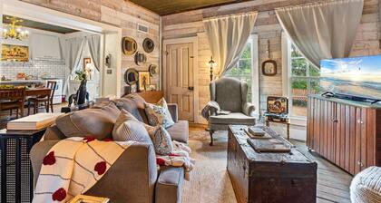 Historic Home: Walking distance to historic square, beach, & hiking trail!