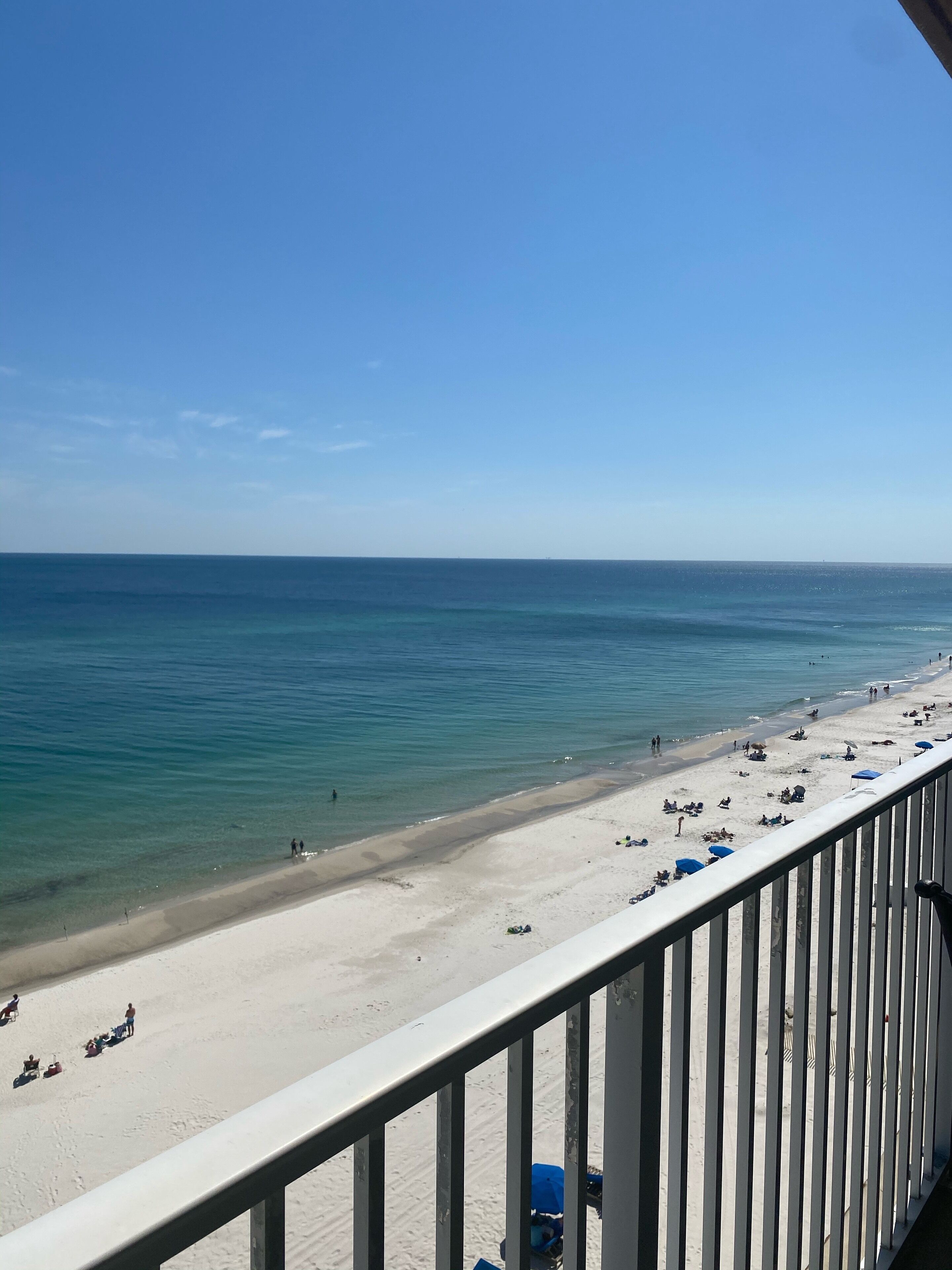 Plage, chaises longues