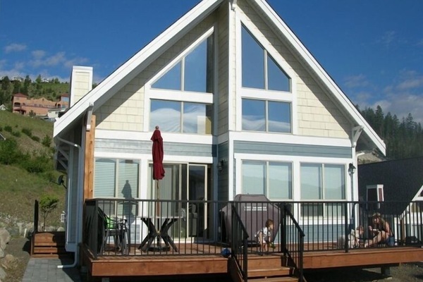 Front View of Cottage