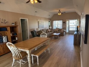 Smart-TV og stereoanlegg