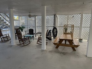 Dining - Family and pet friendly and a short walk to the beach. (North Myrtle Beach)