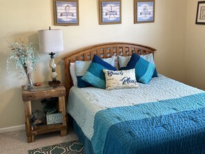 4 bedrooms, iron/ironing board, free WiFi - Family and pet friendly and a short walk to the beach. (North Myrtle Beach)