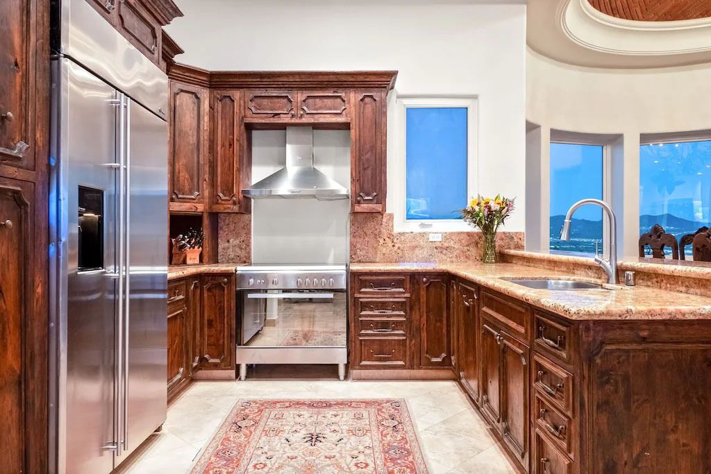 Spectacular Newly Remodeled in Pedregal, Amazing Panoramic Views