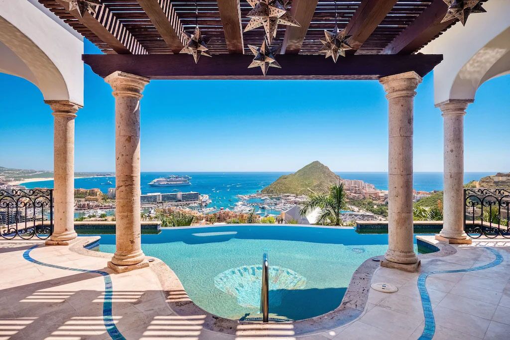 Spectacular Newly Remodeled in Pedregal, Amazing Panoramic Views