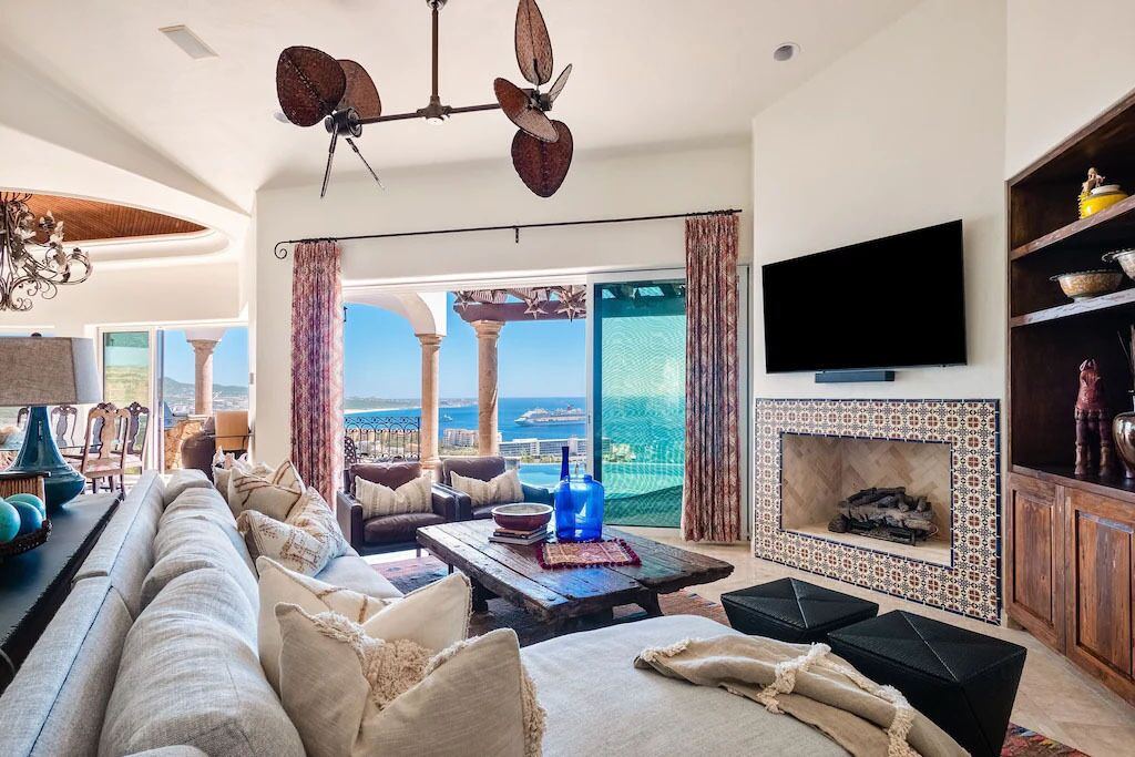 Spectacular Newly Remodeled in Pedregal, Amazing Panoramic Views