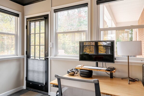 Interior - Remodeled, Updated, Perfect Location Next to Downtown/PSU! (State College)