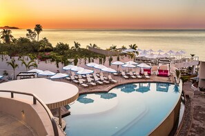 Pool - One Bedroom Executive Ocean front Guarantee  (Cabo San Lucas)