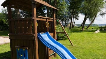 Children’s play area – outdoor