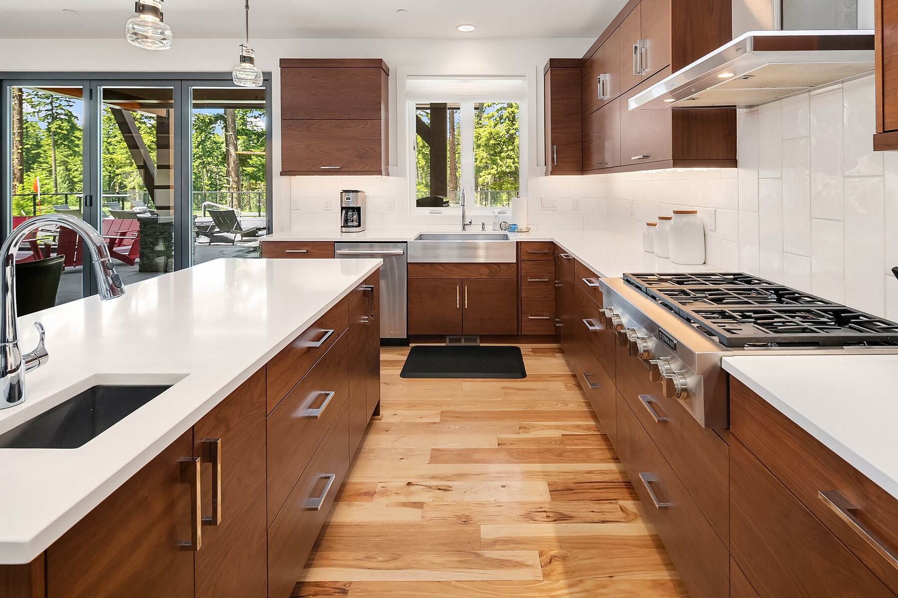 Modern Suncadia Retreat w/Private Pool & Hot Tub