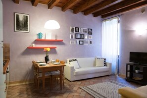 Appartamento City, 1 camera da letto | Area soggiorno | TV a schermo piatto