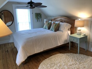 1 dormitorio, tabla de planchar con plancha, wifi y ropa de cama