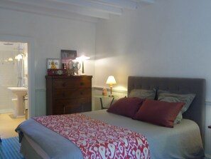 Didekorasi berbeda-beda dan dilengkapi dengan perabotan berbeda-beda