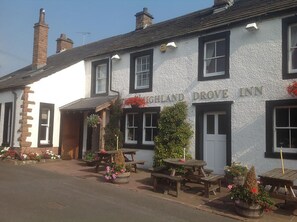 Property entrance - Highland Drove Inn (Penrith)