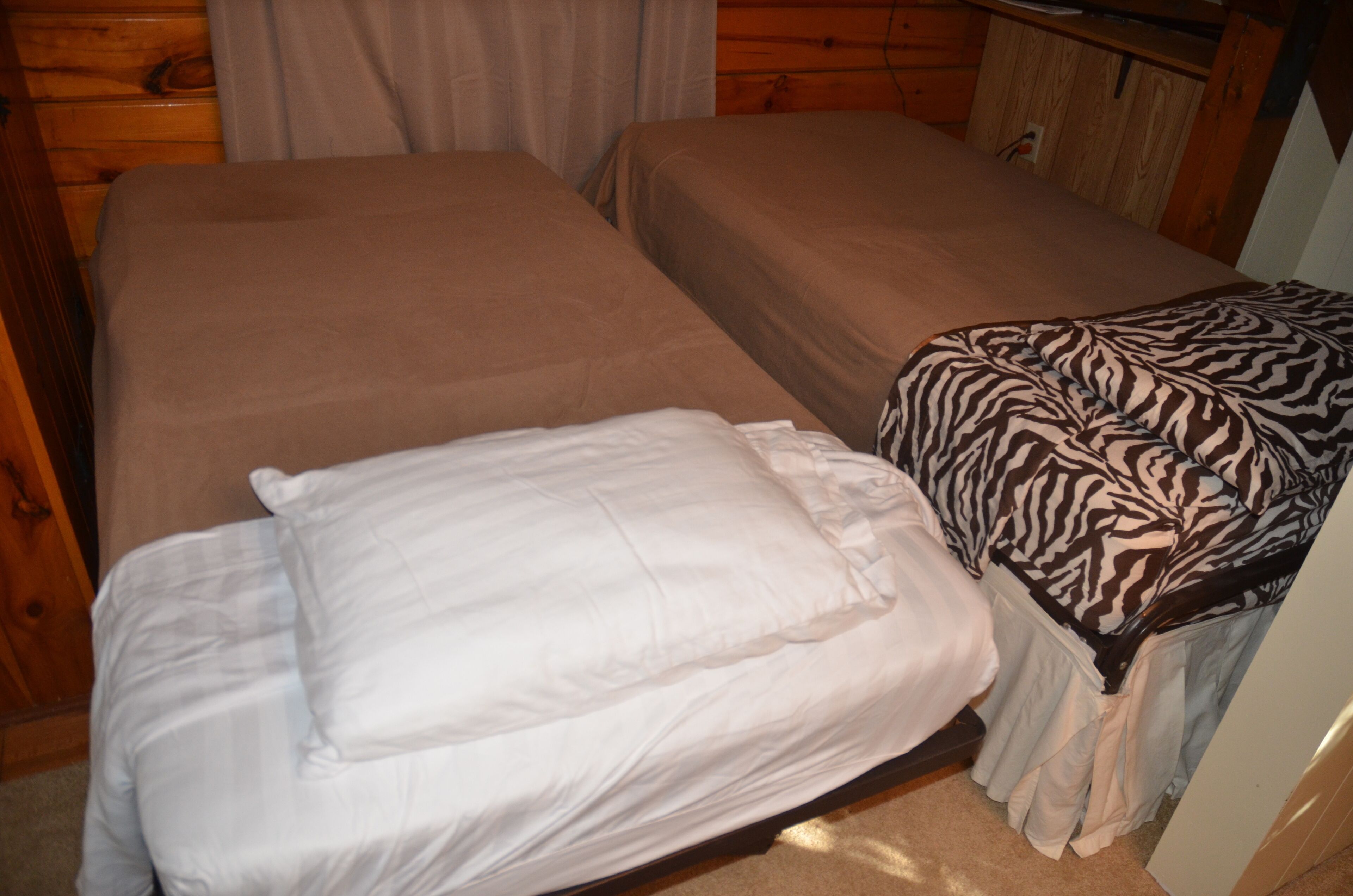 2 bedrooms, iron/ironing board, travel cot, free WiFi