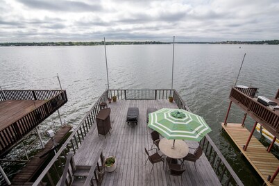 Unbelievable Views, Perfect Location and Great Fun Lake House
