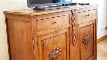 Apartemen | Area keluarga | TV layar datar