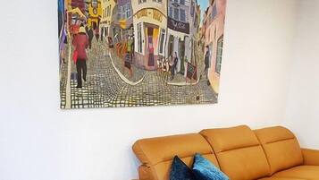 Apartemen | Ruang keluarga | TV layar datar