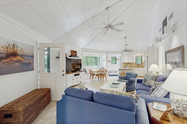 TV, DVD player, books, stereo