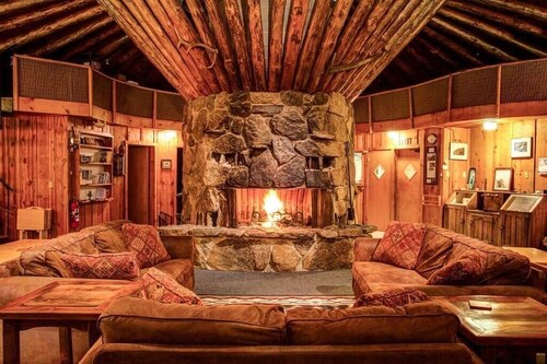 Downing Mountain Lodge