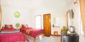 標準雙床房 | 書桌、免費 Wi-Fi、床單