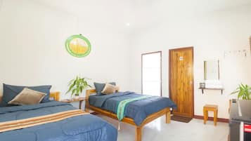 Standard Twin Room | Desk, free WiFi, bed sheets