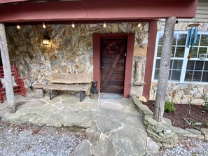 Terrace/patio - A STONE COTTAGE RETREAT - SO SPECIAL! (Franklin)