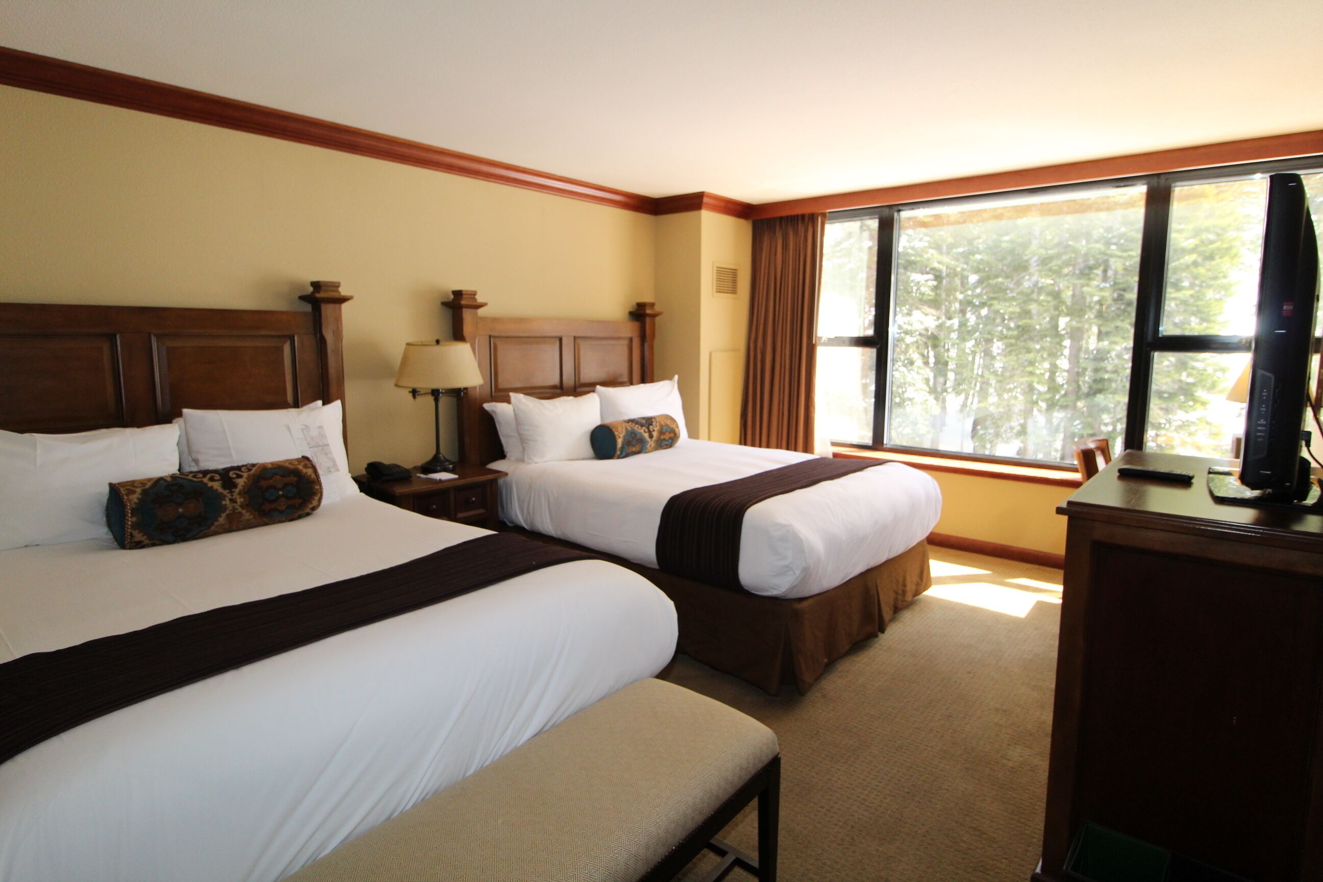 Everline Spa & Resort: Forest View Deluxe Queen Room