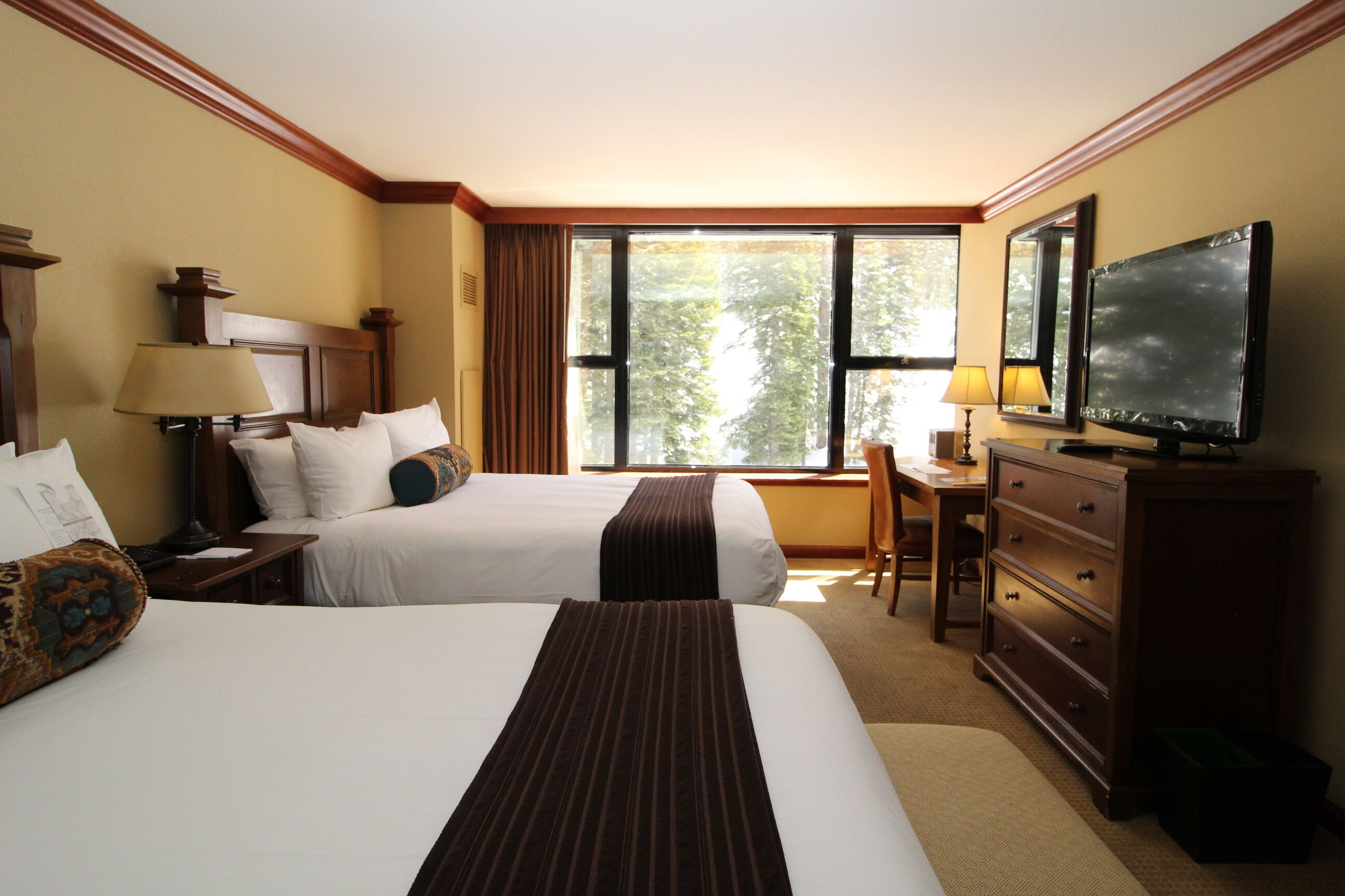 Everline Spa & Resort: Forest View Deluxe Queen Room