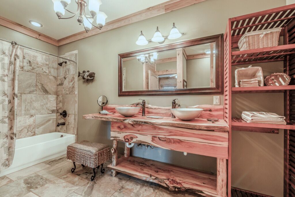 Ensemble douche/baignoire, sèche-cheveux, serviettes fournies, savon