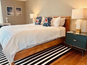 3 bedrooms, desk, iron/ironing board, travel cot - Modern Beach Home - MDR/ Venice - Near Venice Pier (Marina del Rey)