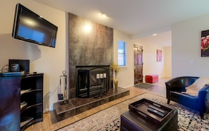 Smart TV y chimenea
