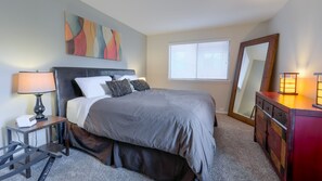 2 bedrooms, WiFi, bed sheets - Fabulous Downtown Kitchen!! (Boulder)