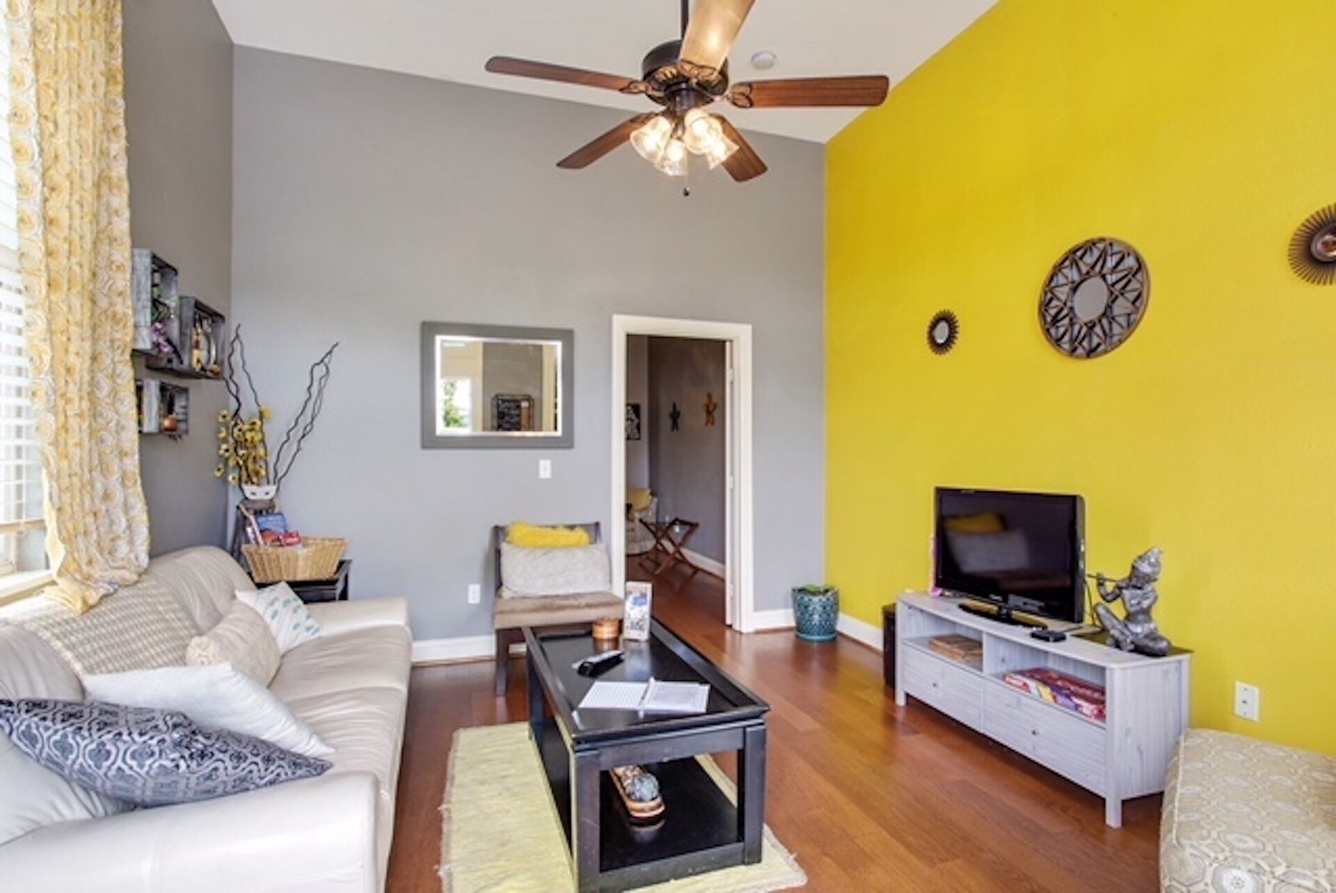 Sunny & Cheerful Home near the French Quarter and the Superdome!