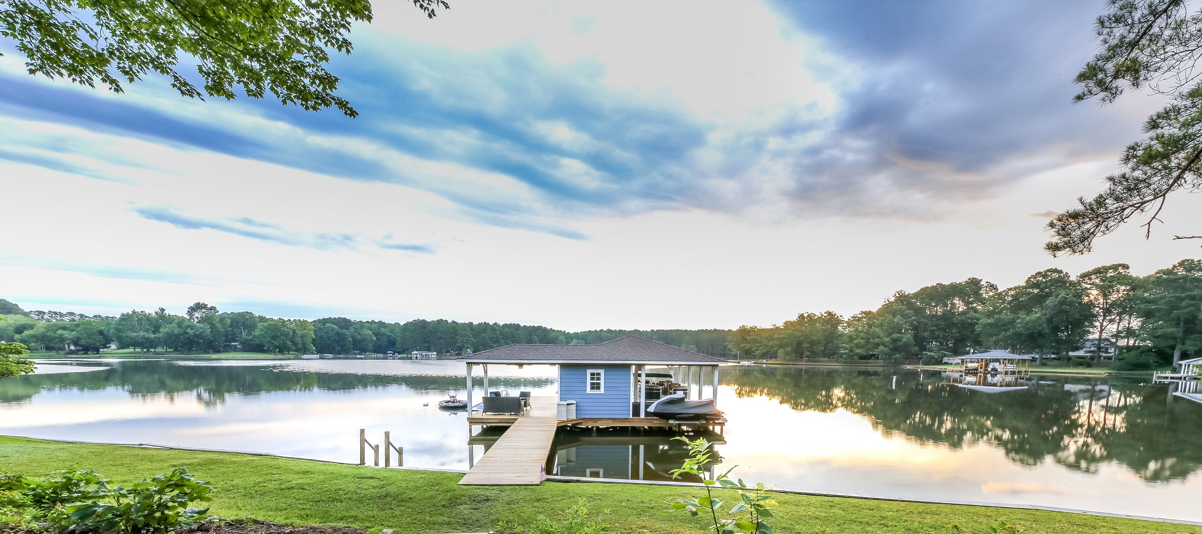 Family Getaway on Large Quiet Cove w/Great views!