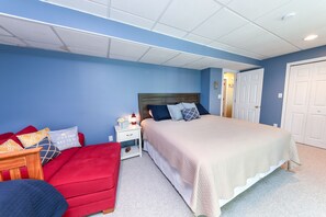 4 bedrooms, iron/ironing board, travel crib, free WiFi