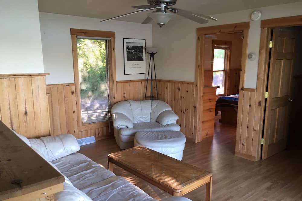 Houghton Airbnb & Cheap Cabin Rentals from 75 AirCabins