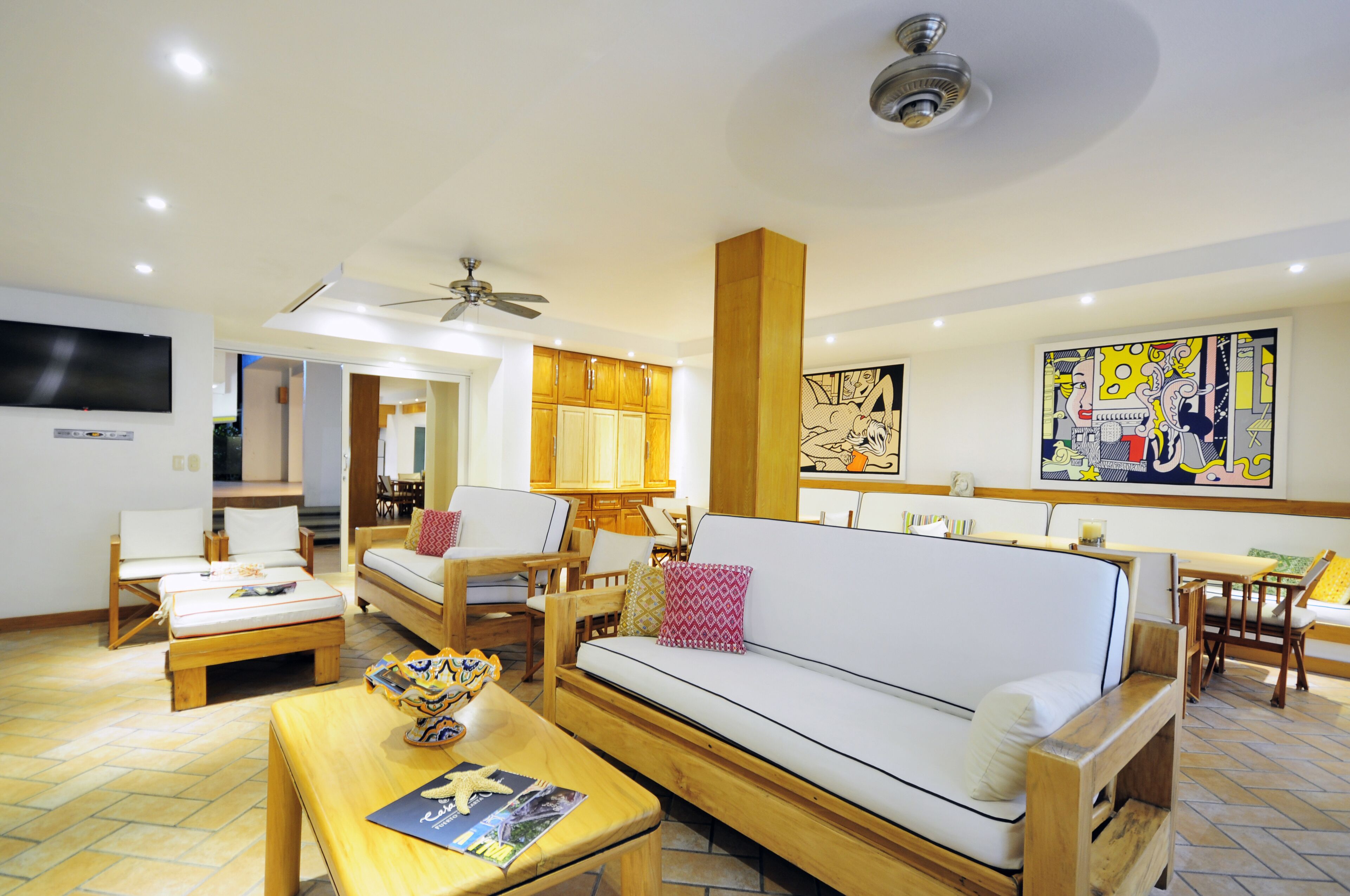 6 BEDROOM MODERN BEACH HOUSE WALK TO TOWN