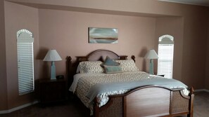 3 室のベッドルーム、アイロン / アイロン台、WiFi (無料)、ベッドシーツ