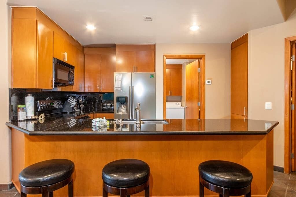 Cristal 302 Luxury Ocean Front 1 Bed/1Bath, Luxury Ocean Front 1 BD in the Cristal Building (Phase I