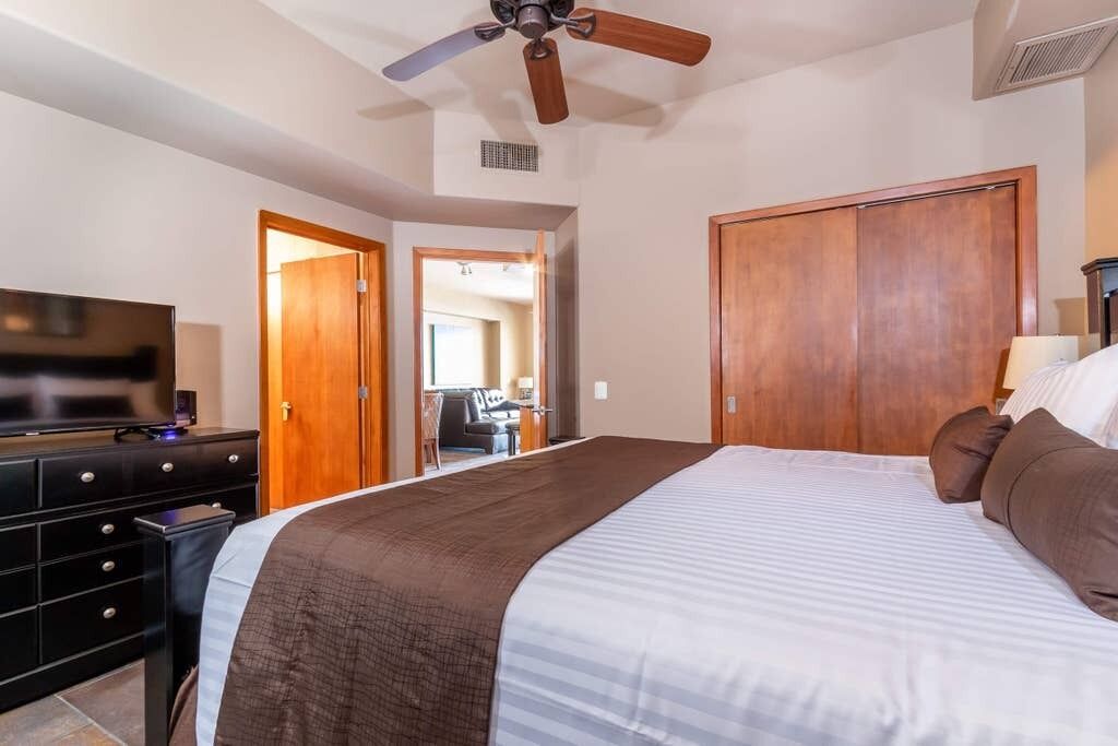 Cristal 302 Luxury Ocean Front 1 Bed/1Bath, Luxury Ocean Front 1 BD in the Cristal Building (Phase I