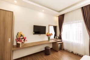 Minibar, in-room safe, desk, soundproofing - 7S Hotel President Dalat (Da Lat)