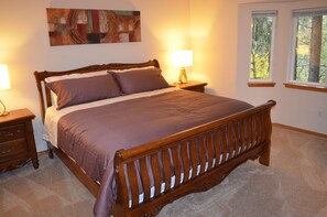 4 habitaciones, tabla de planchar con plancha, wifi y ropa de cama 